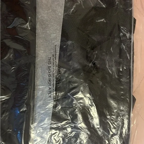 thirty-one Midnight Marble Black Cinch Utility Tote - Picture 3 of 3